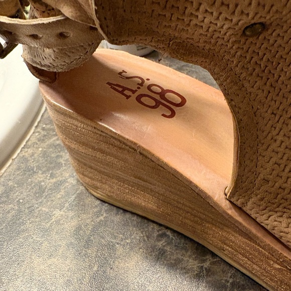 AS 98 Wedge - Picture 11 of 11